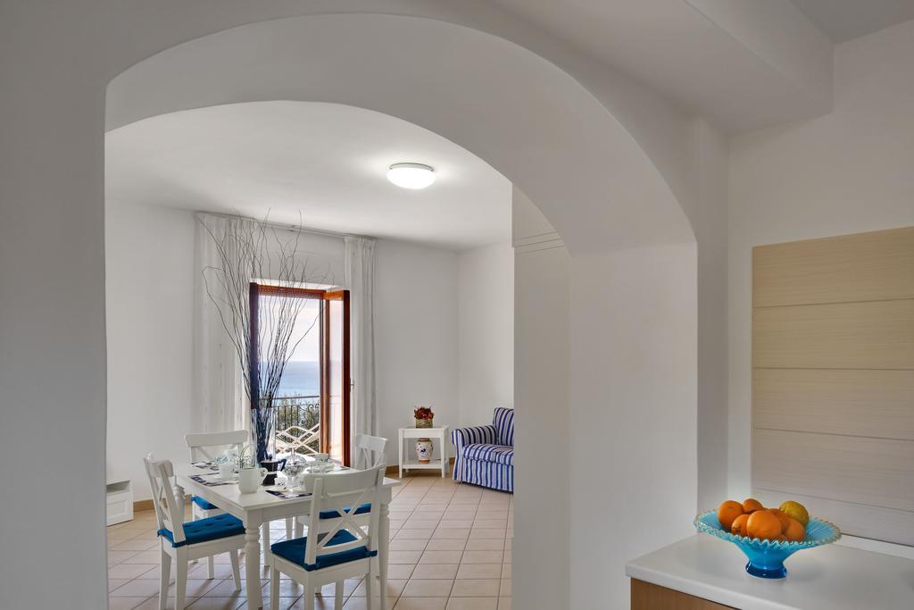 Matisse Nerano By Gocce Lejlighed Marina del Cantone Værelse billede